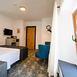 Swan Boutique Hotel *