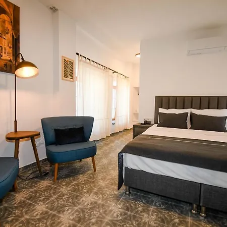 Swan Boutique Hotel *